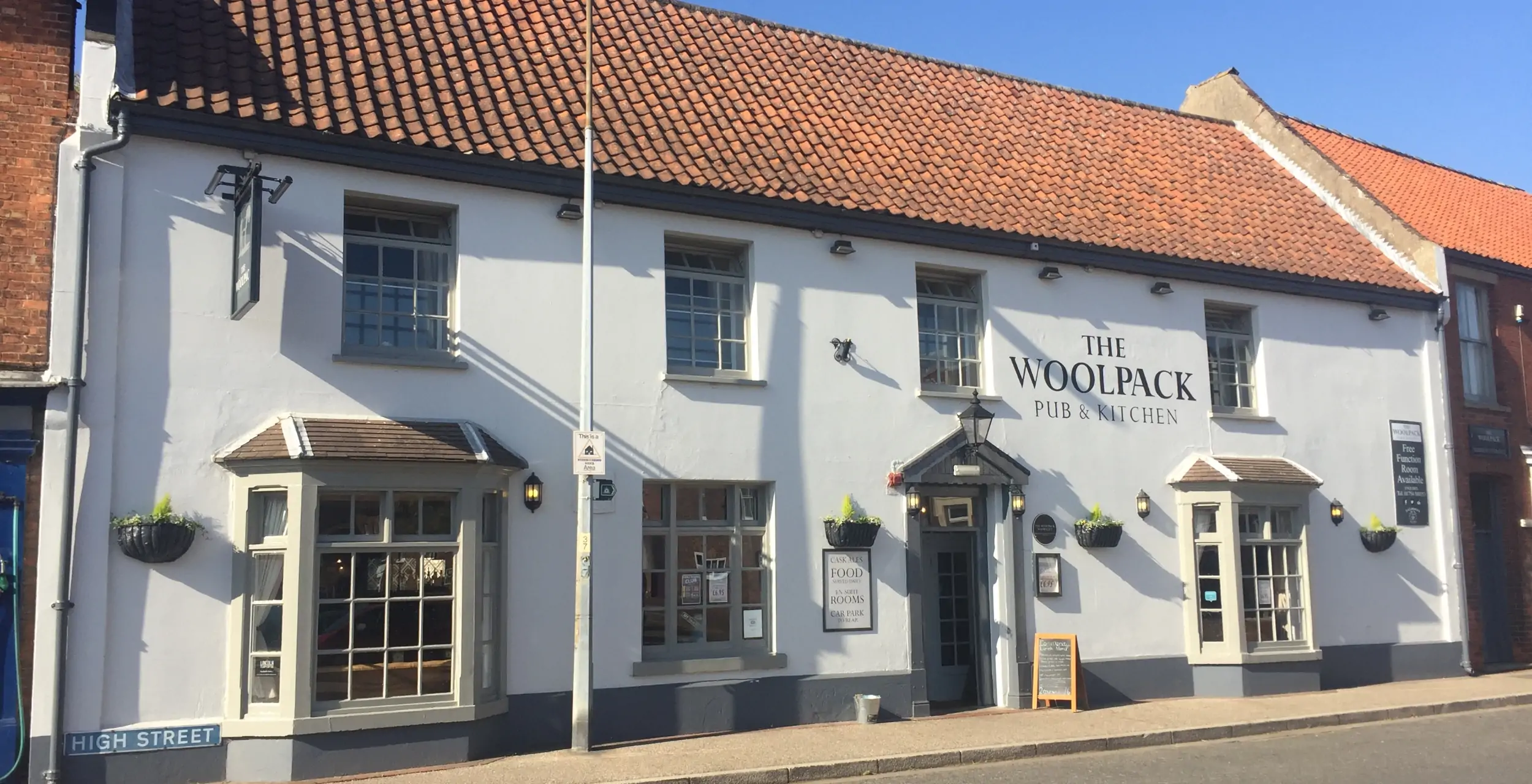A warm welcome to new Woolpack landlords